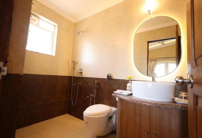 Aaristo Beach Resort And Spa