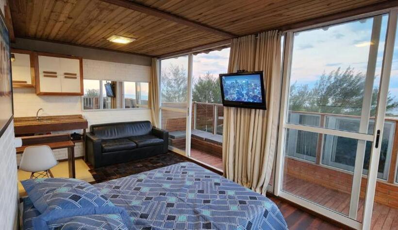 호스텔 Pousada Bella Rosa   Capão Da Canoa