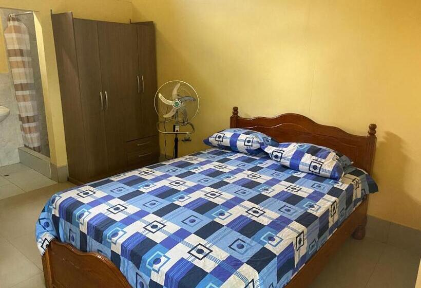 ユースホステル Residencial Carloz