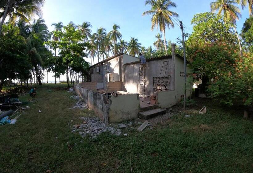 فندق صغير Sugarloaf Beach House & Surf Lodge