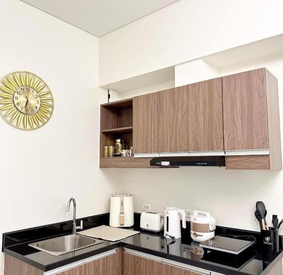 فندق صغير Mandaluyong Staycation