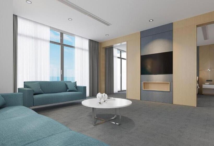 هتل Aquamarine Beachfront Resort & Spa Cam Ranh