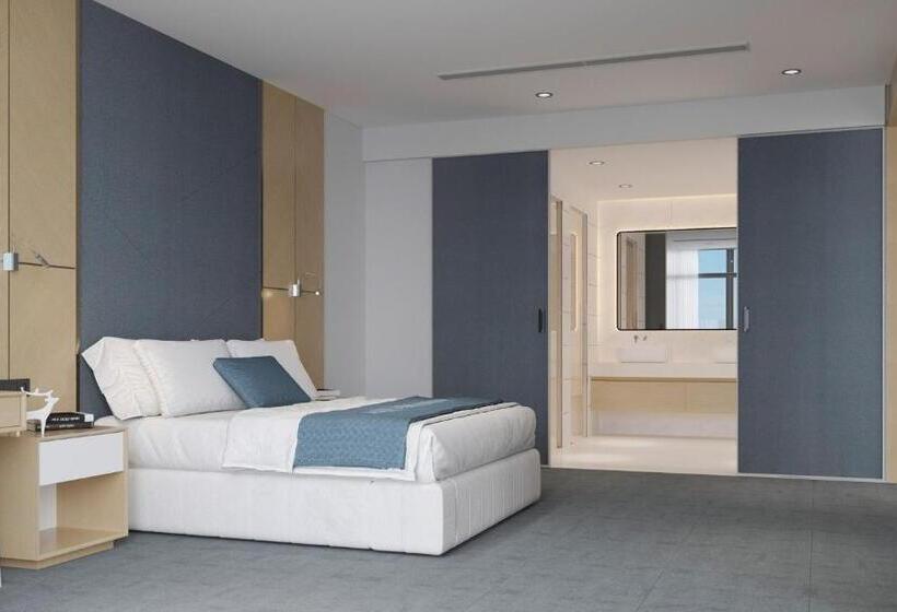 هتل Aquamarine Beachfront Resort & Spa Cam Ranh