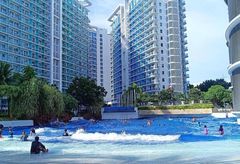 Azure Urban Resort Bahamas Tower