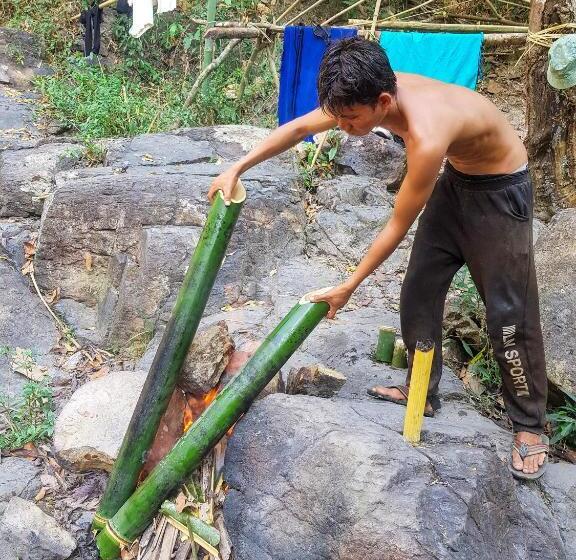 Backpacker Hostel And Jungle Trekking