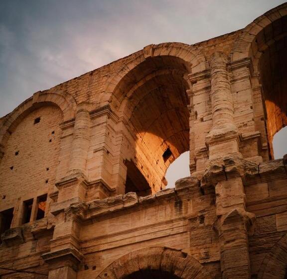 مبيت وإفطار At Home In Arles