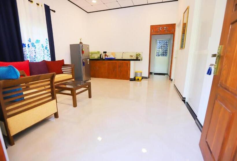 住宿加早餐  Dinsara Pearl Villa