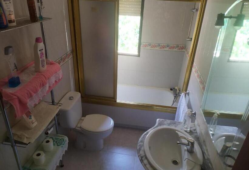 تختخواب و صبحانه Habitacion Privada Triple Toledo