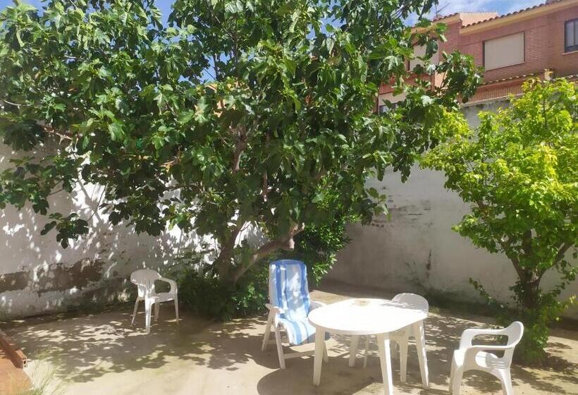 تختخواب و صبحانه Habitacion Privada Triple Toledo