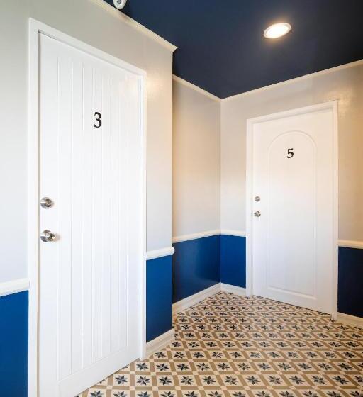 مبيت وإفطار Jacobs Hill Tagaytay