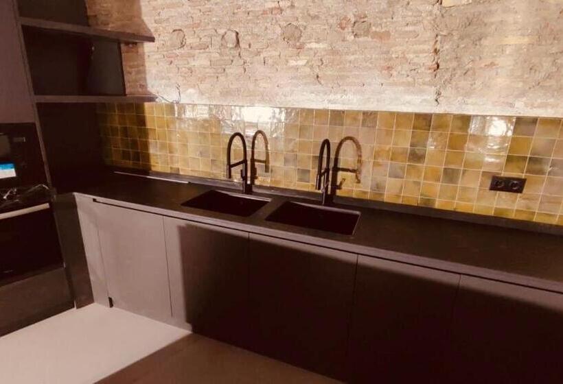 Black Swan Hostel Granada