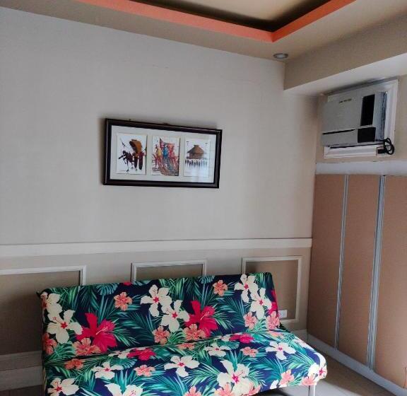 Condotel Near Airport & Resort World Manila