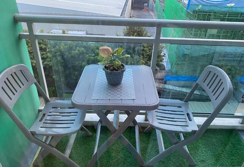 Azure Urban Staycation