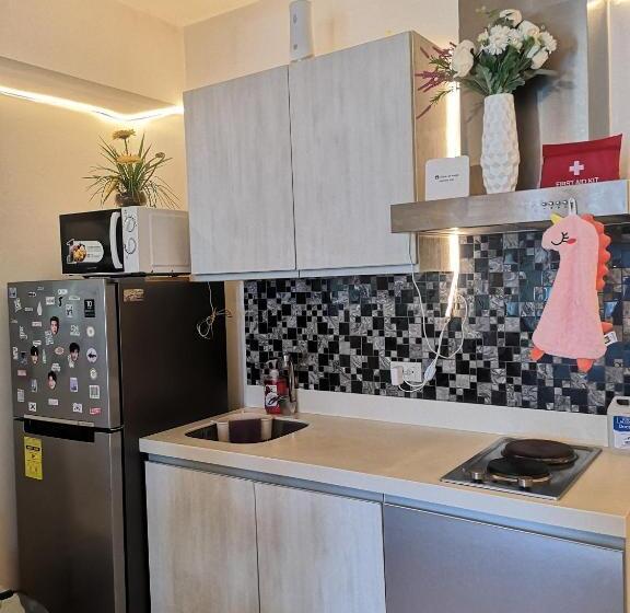 Azure Urban Staycation