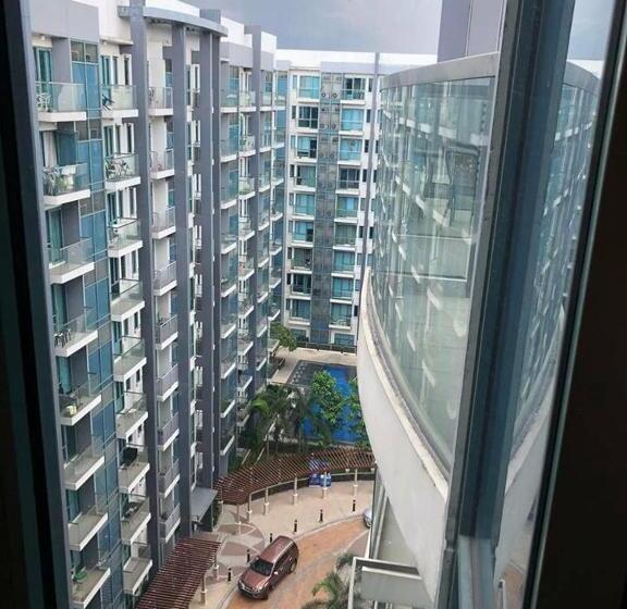 H&m One Palmtree Villas