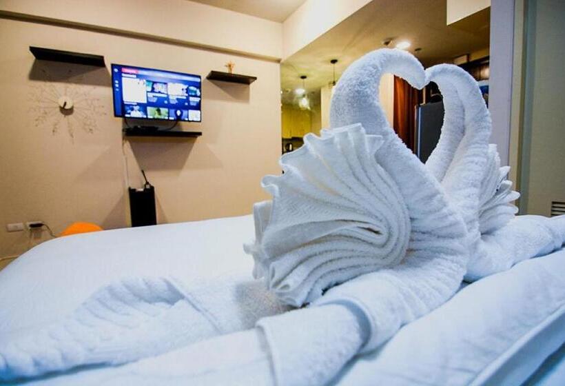 H&m One Palmtree Villas