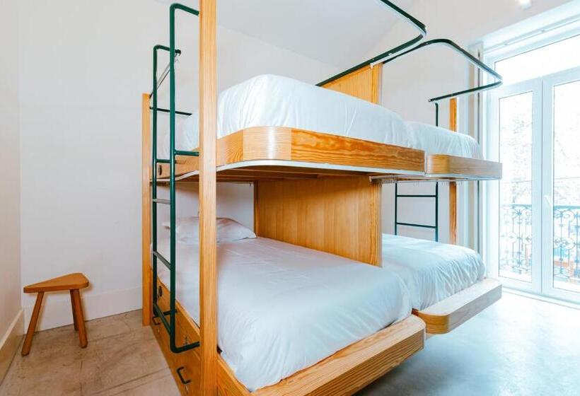 ユースホステル Surf & Sea Suites
