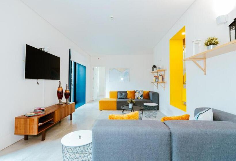 ユースホステル Surf & Sea Suites