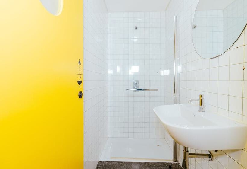 ユースホステル Surf & Sea Suites