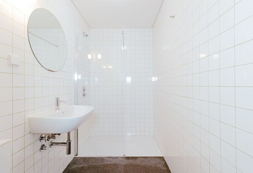 ユースホステル Surf & Sea Suites