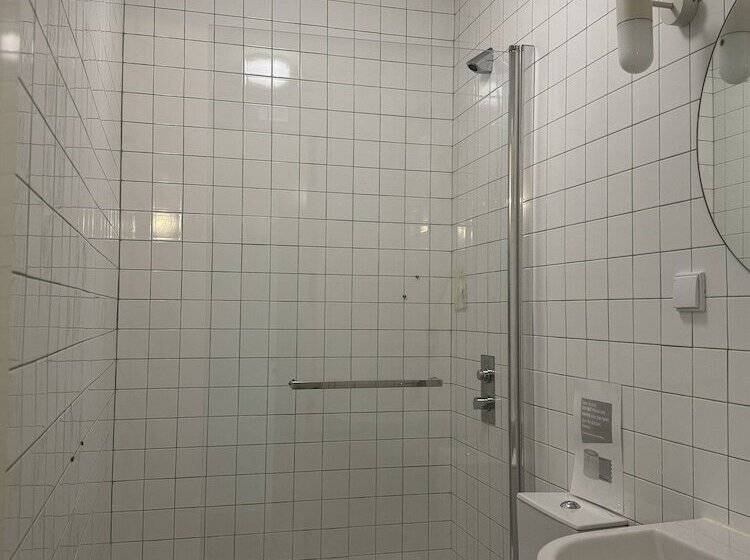 ユースホステル Surf & Sea Suites