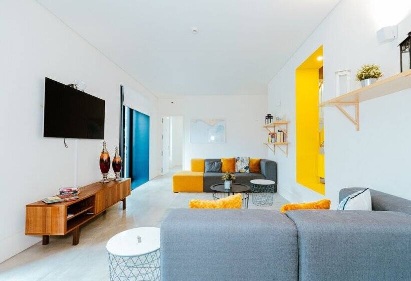 ユースホステル Surf & Sea Suites