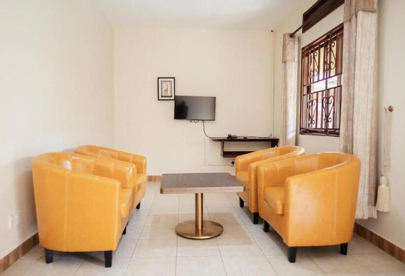 هتل Acacia Country Inn