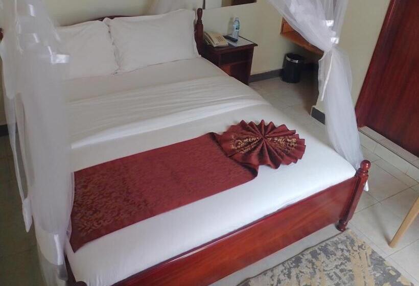 هتل Acacia Country Inn