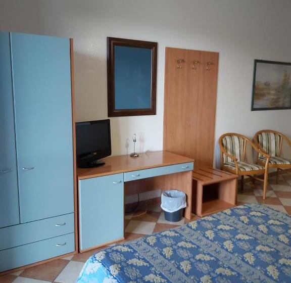 Отель Amira Palace