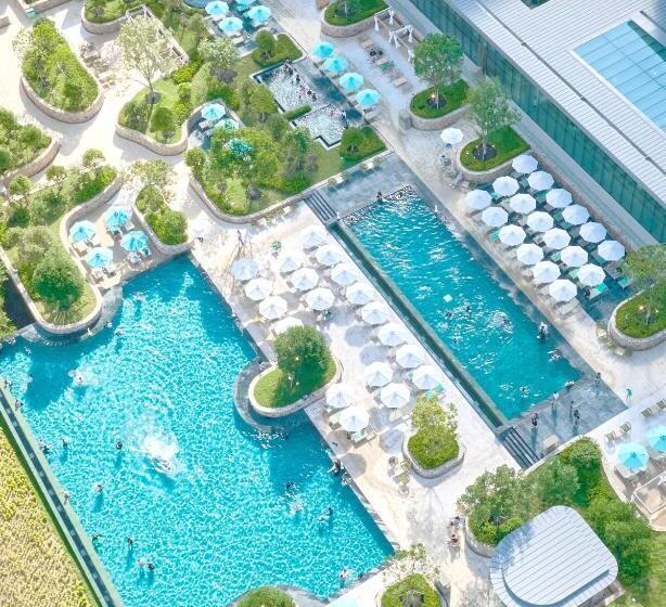 Отель Ananti At Busan Village