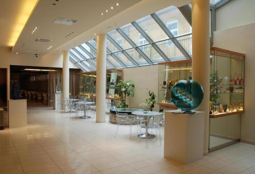 בית מלון כפרי Ar Golden House