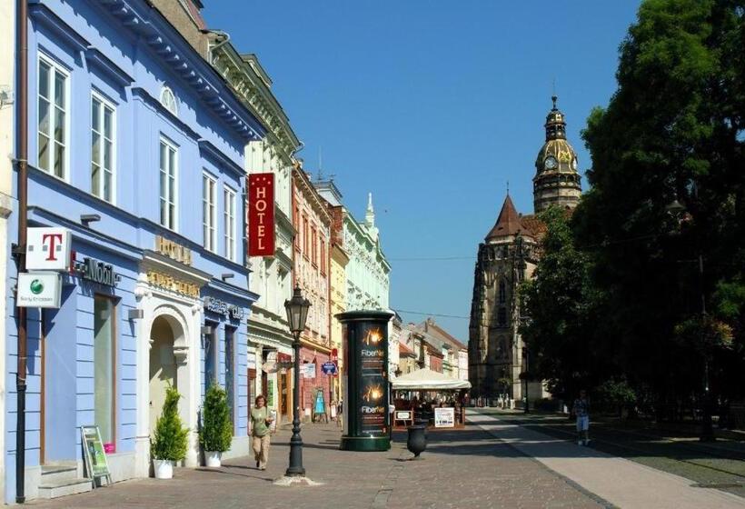 בית מלון כפרי Ar Golden House