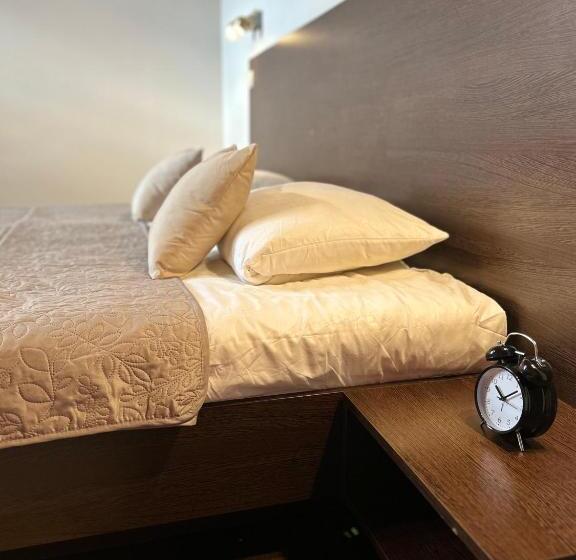 בית מלון כפרי Ar Golden House