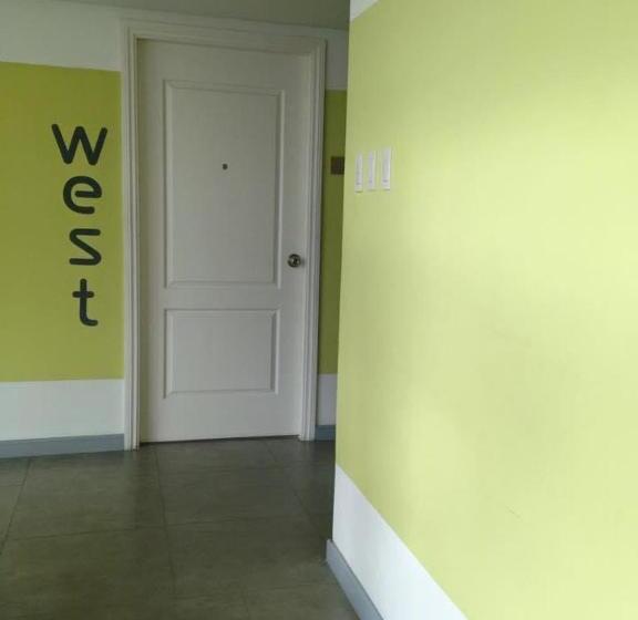 هتل Azure Urban Resort Residences