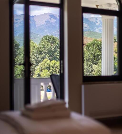 בית מלון כפרי Bujtina Drini I Zi