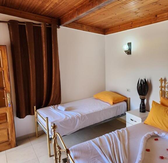 فندق Bujtina Syni Zi Keshtjella   Shengjin