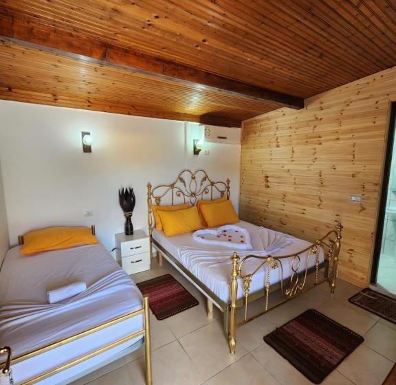 فندق Bujtina Syni Zi Keshtjella   Shengjin