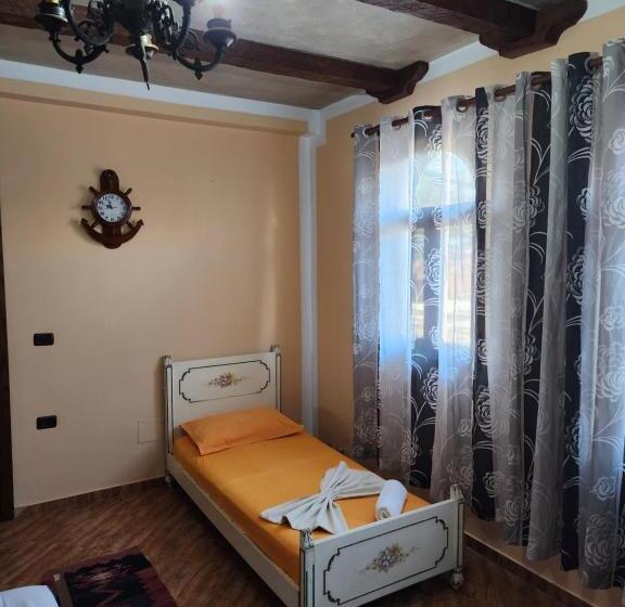 فندق Bujtina Syni Zi Keshtjella   Shengjin