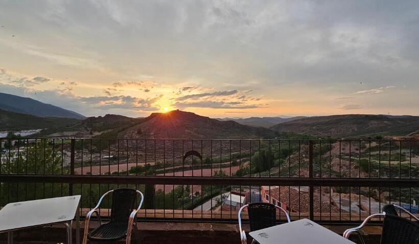 فندق Castillo De Illueca