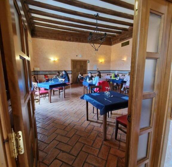 فندق Castillo De Illueca