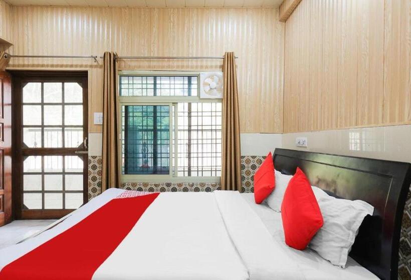 בית מלון כפרי Chitrarth & Party Lawn