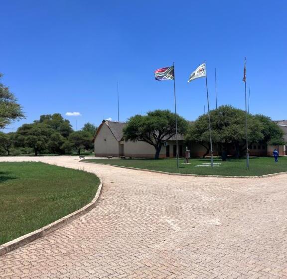 בית מלון כפרי Cooke’s Lake Resort