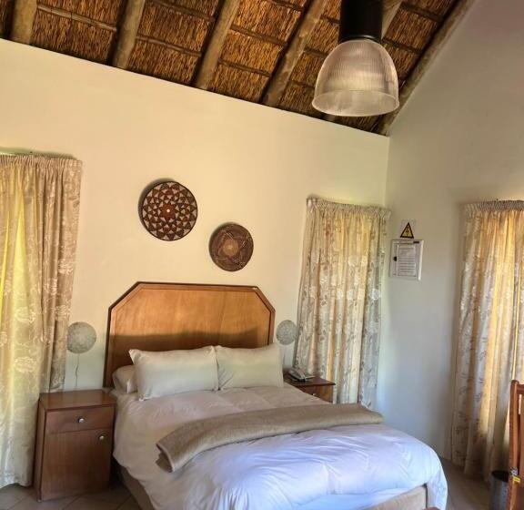 בית מלון כפרי Cooke’s Lake Resort