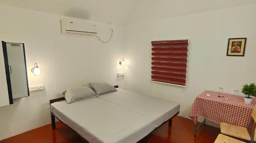 캡슐 호텔 Coastal Cabana Marari