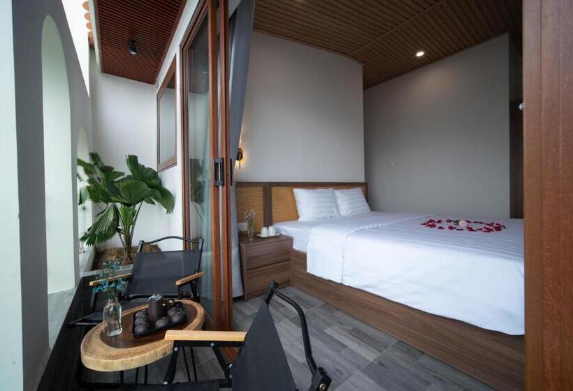 هتل De V Charm Homestay