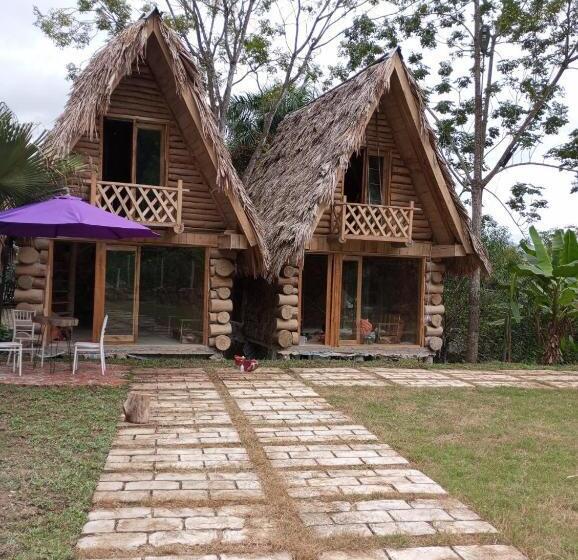 هتل Eco Rose Homestay