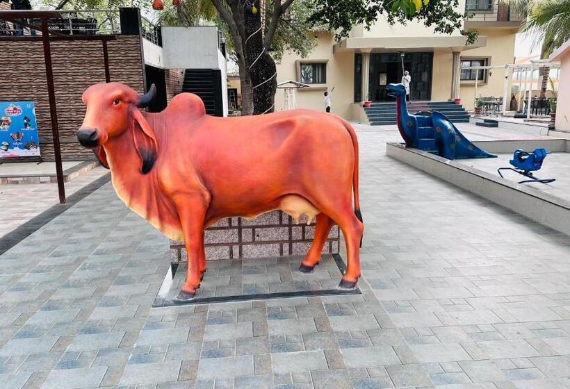 בית מלון כפרי Ekant Family Restaurant And Lodging