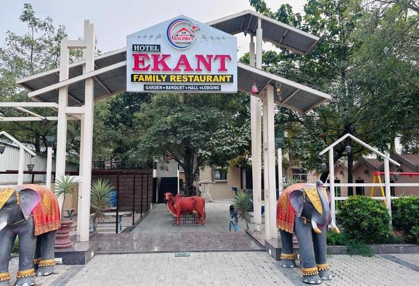 בית מלון כפרי Ekant Family Restaurant And Lodging