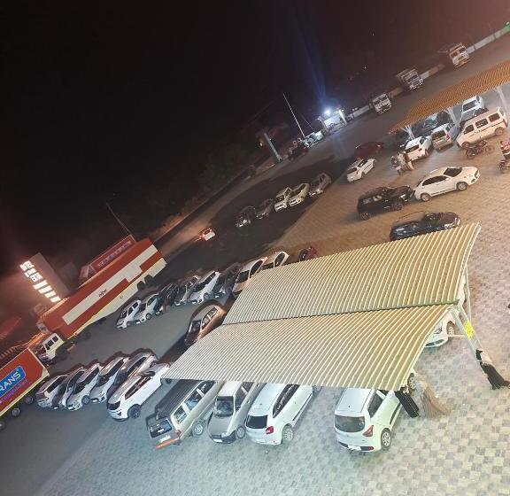 בית מלון כפרי Grand Ekta