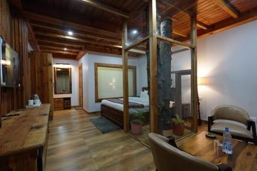 فندق Himalayan Chalets Jibhi